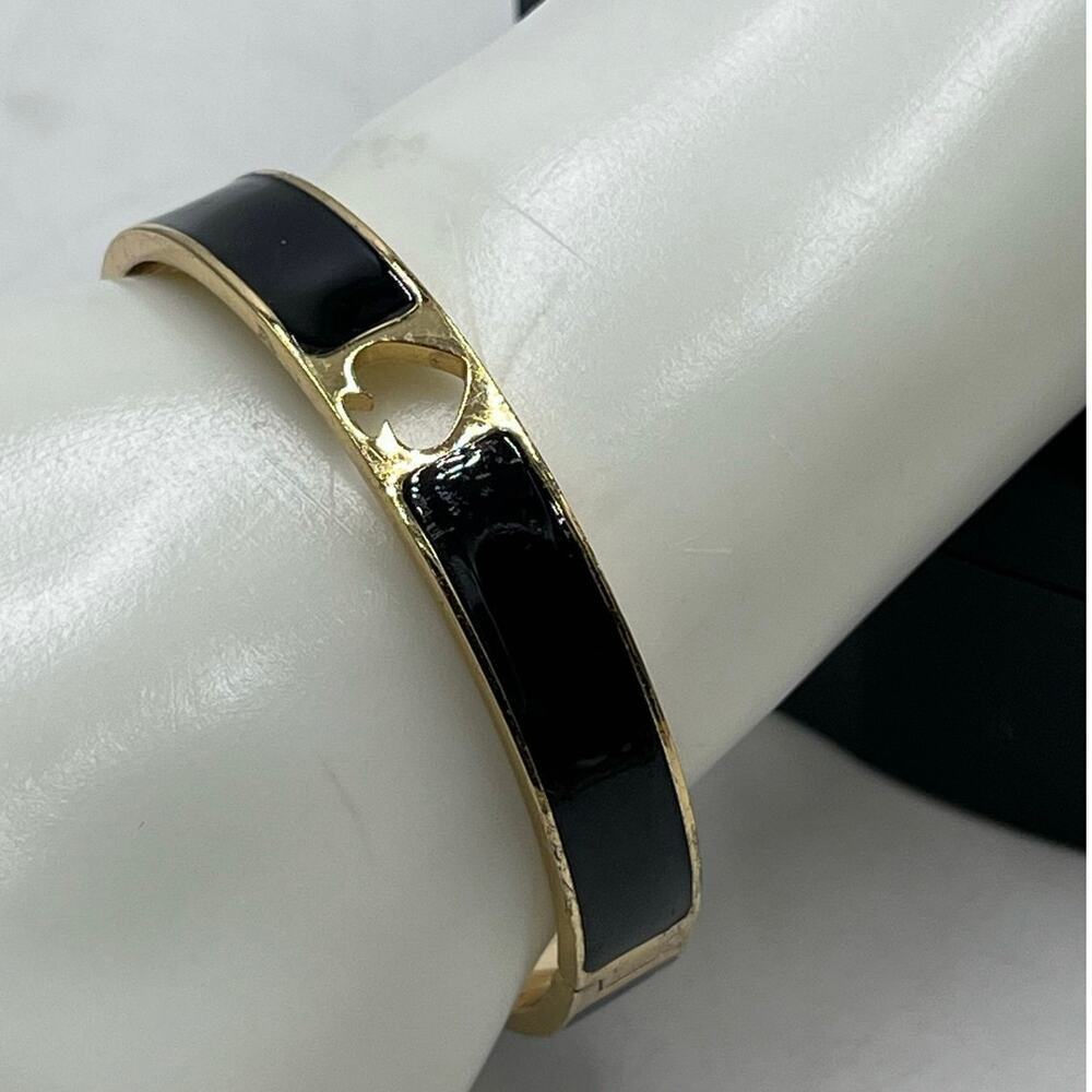 Kate Spade Hole Punch‎ Spade Black Gold Cutout Spade Hinge Bangle